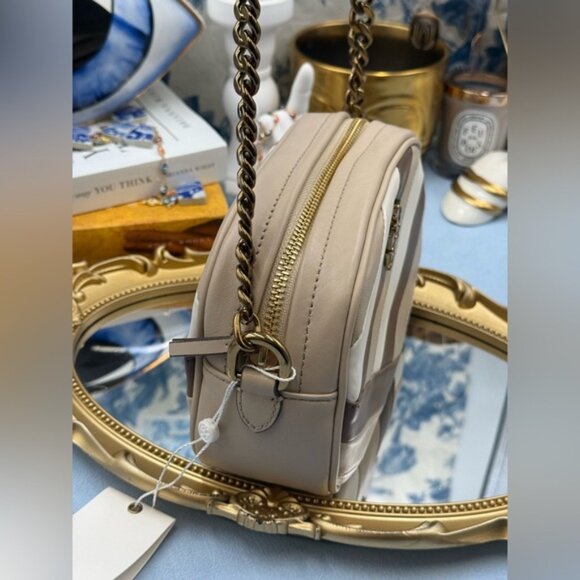 🆕 TORY BURCH 🧿 NWT Kira Chevron ColorBlock Small Camera Bag, Shellstone - AUTH - Picture 4 of 12